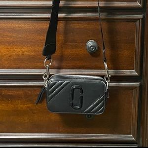 Trendy Shoulder crossbody Black Camera Bag.   Brand New Without Tags